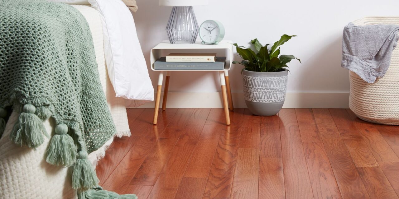 Ultimate benefits of laying the hardwood flooring for your living space
